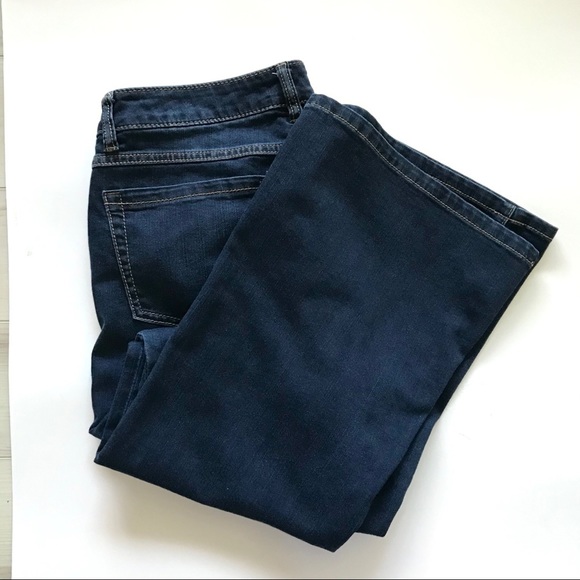 🎃 CAbi | Dark Wash Wide Leg Stretch Jeans Size 6 - Picture 2 of 6